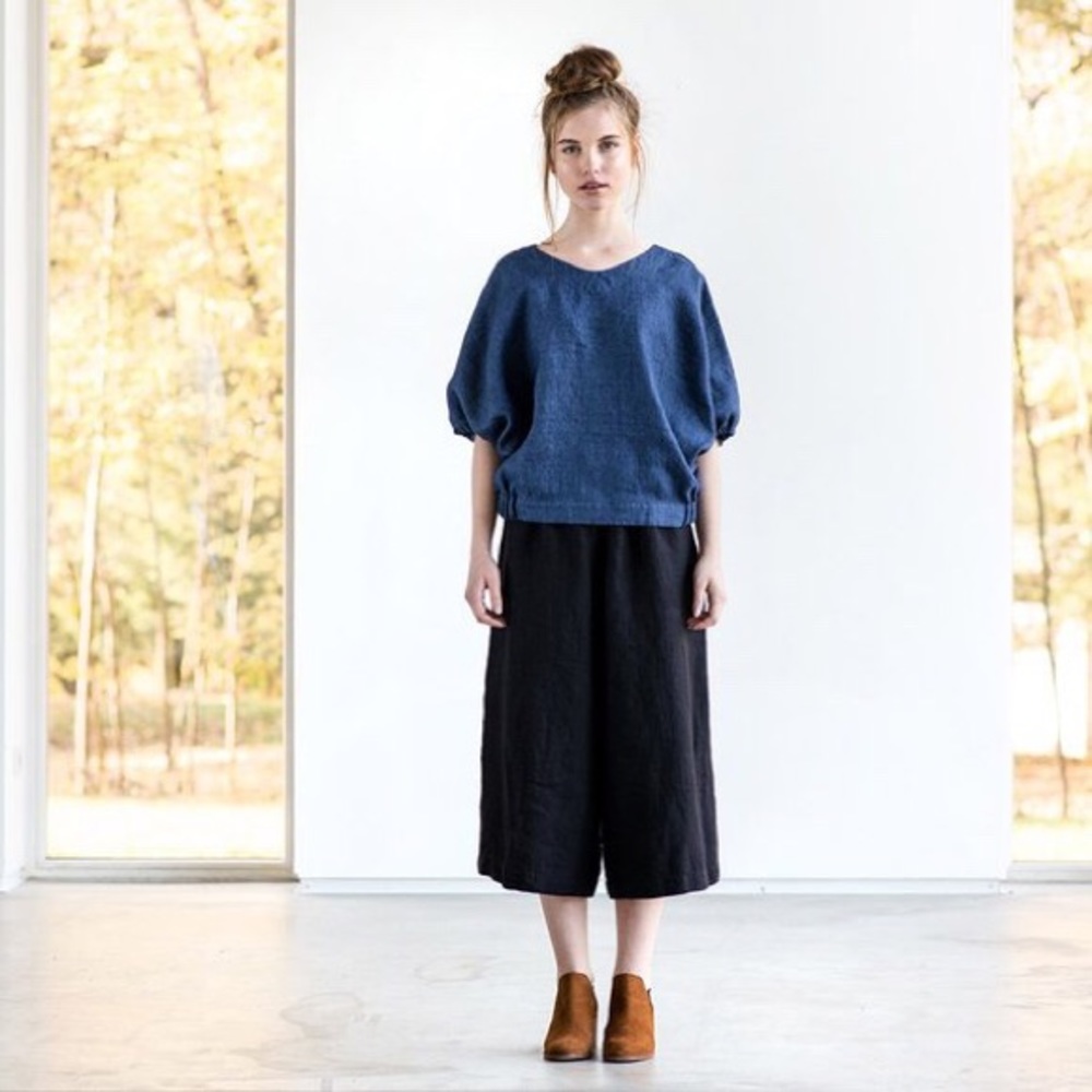 Not perfect linen puff sleeve top charcoal